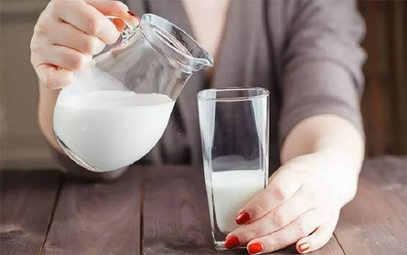 Người bị đau dạ dày có thể uống sữa