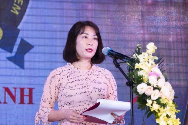 Bà Nguyễn Thu Hằng - Phó Tổng Biên tập Báo Lao động và Xã hội, báo điện tử Dân sinh - Trưởng ban Tổ chức phát biểu tại sự kiện
