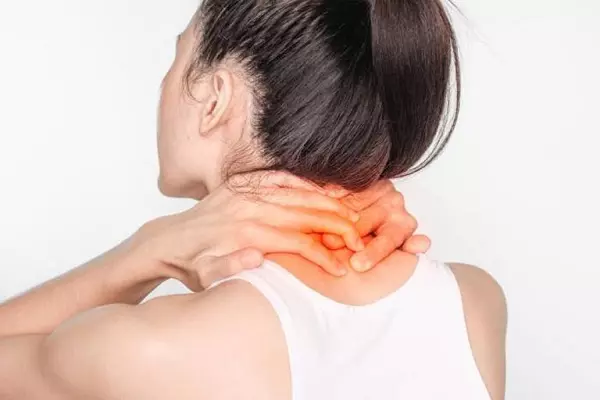 TẤT TẦN TẬT những điều cần biết về đau lưng trên