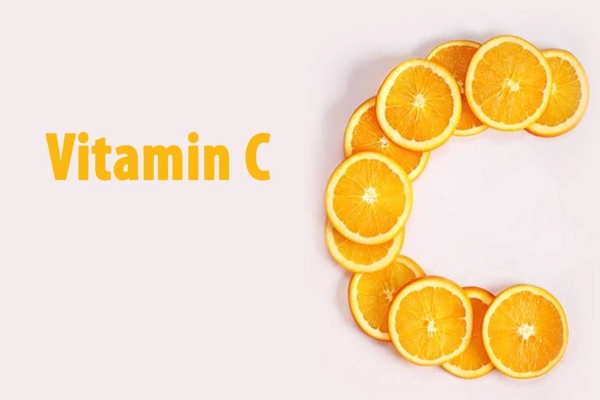 Thiếu vitamin C là nguyên nhân gây chảy máu chân răng khi ngủ dậy