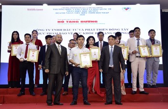 TPBVSK Hộ Tạng Đường xuất sắc nhận giải “Thương hiệu vàng chất lượng quốc tế 2020”